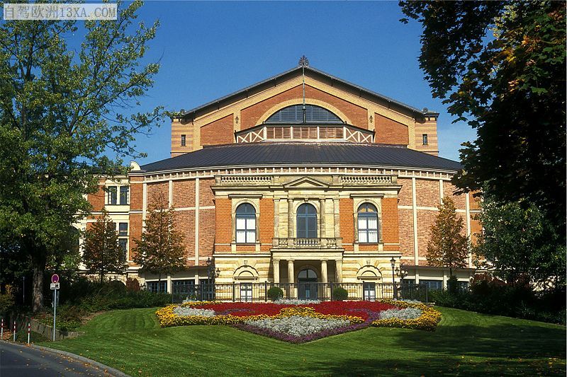 800px-Wagner-Festspielhaus_Bayreuth1995.jpg