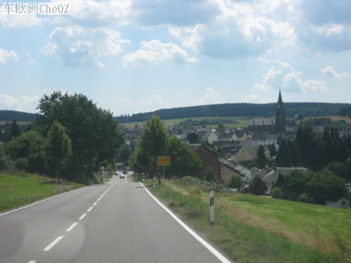 快到法国和卢森堡边境，离马克思的故乡不远的一个小镇.jpg