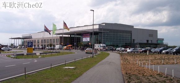杜塞尔多夫韦策机场到市中心距离多远