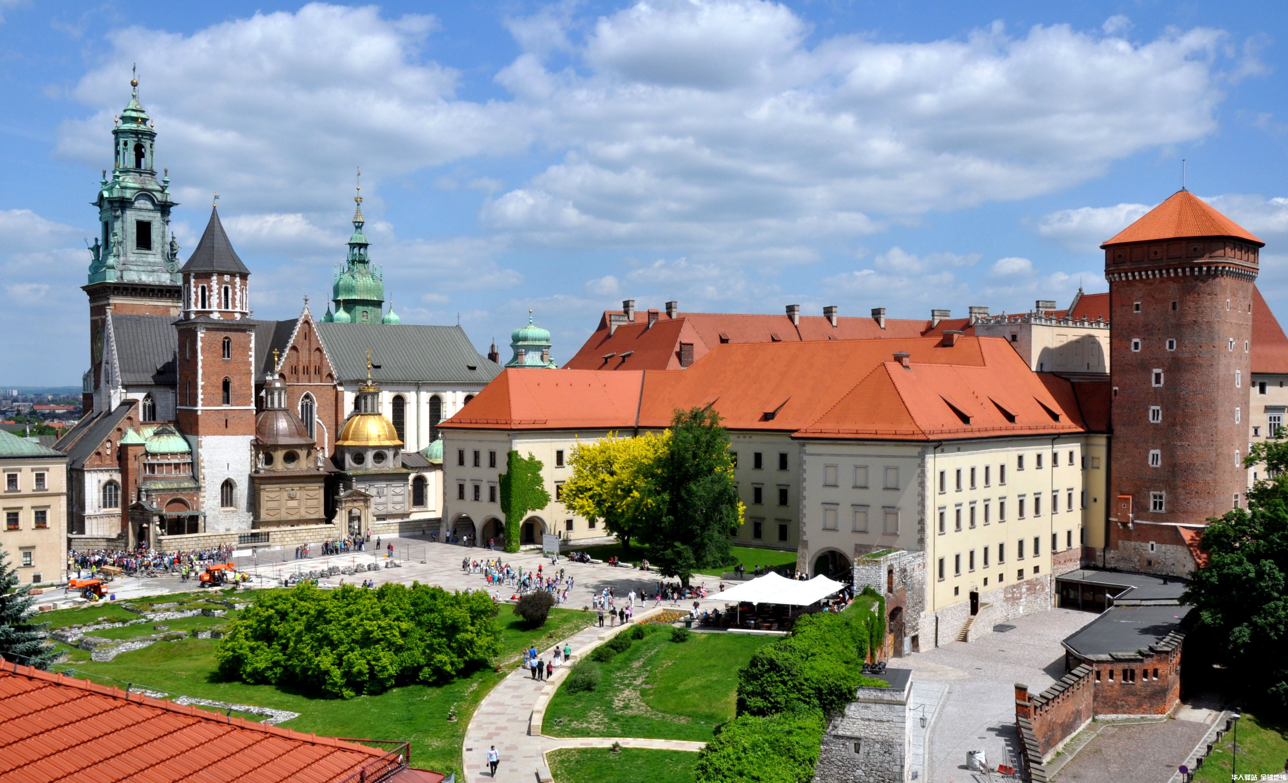 Wawel_castle.jpg