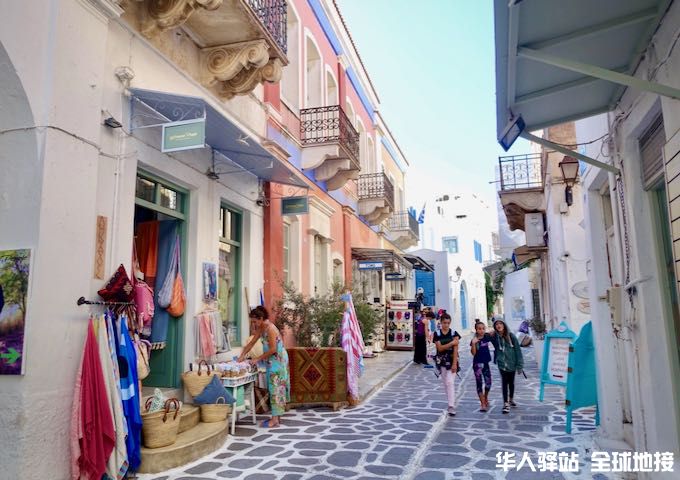 paros-travel-guide-parikia-shopping.jpeg