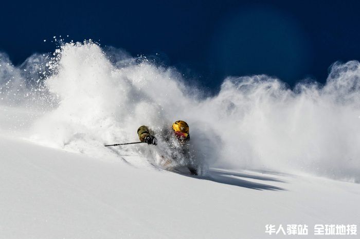 Skiing_-_NS-700x466.jpg