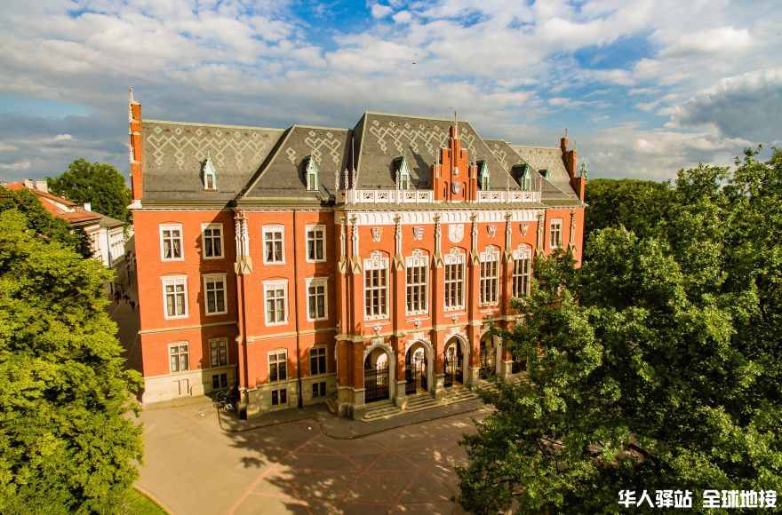 Astreea-at-Jagiellonian-University-Poland.jpg