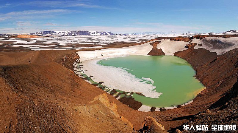 krafla_viti_crater_lake.jpg