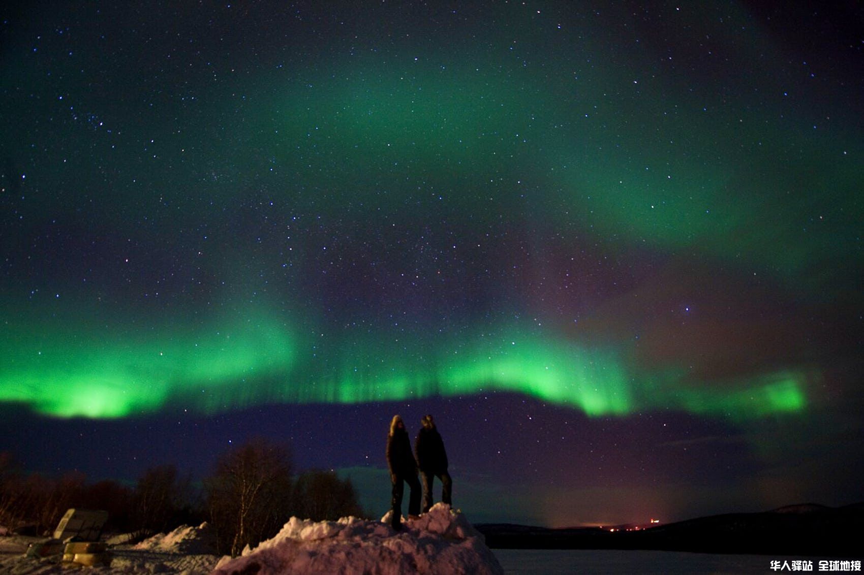 large-People watching the Northern lights at Kautokeino  Finnmark (1).jpg