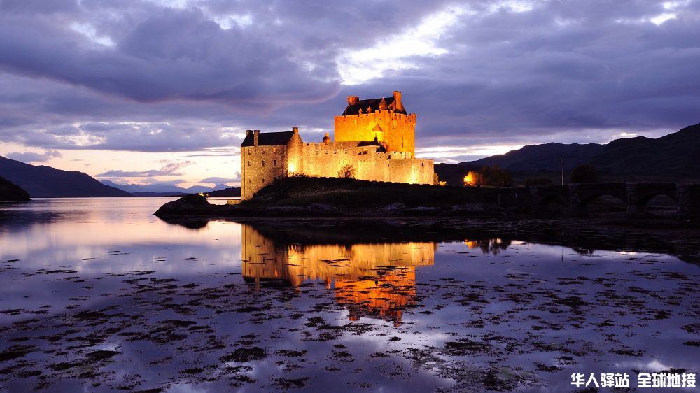great_britain_scotland_castle_fires_water_twilight_45845_1920x1080.jpg