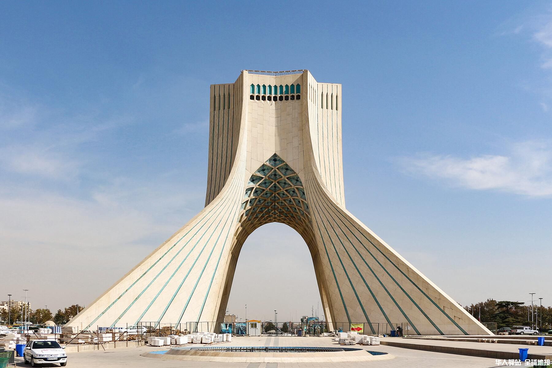 09_IranCulturalSites__AzadiTower_9.-Azadi_Tower_Tehran.jpg