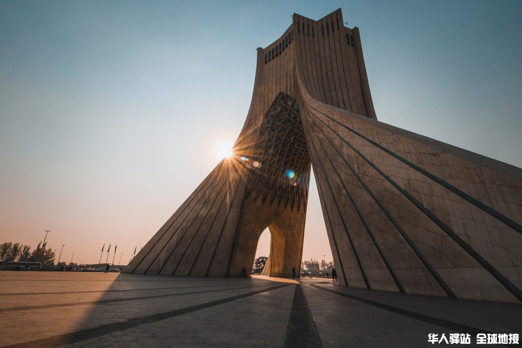 ToIranTour-Azadi-Tower-Tehran-1024x683.jpg