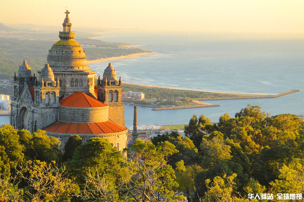 Shrine of Santa Luzia , Viana do Castelo.jpg