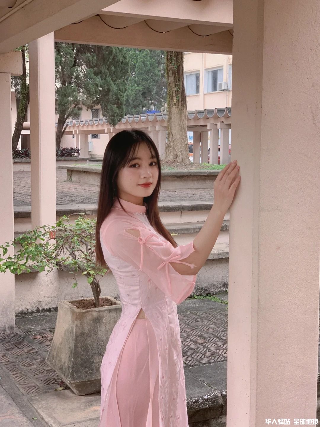 越南🇻🇳留学女大之奥黛_1_.jpg