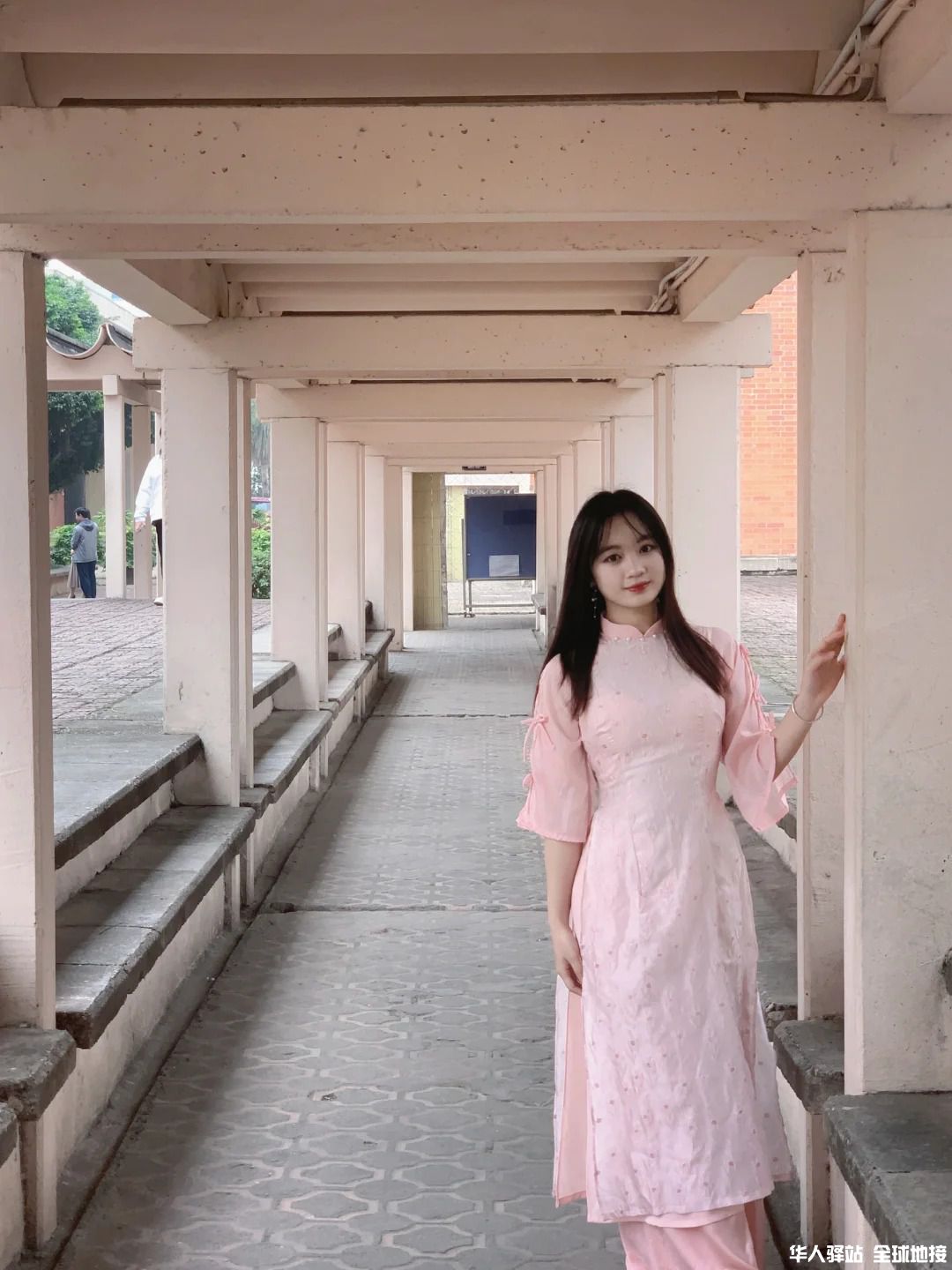 越南🇻🇳留学女大之奥黛_2_.jpg