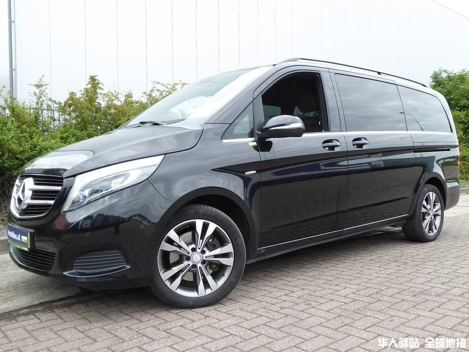 奔驰商务9座车1.jpg